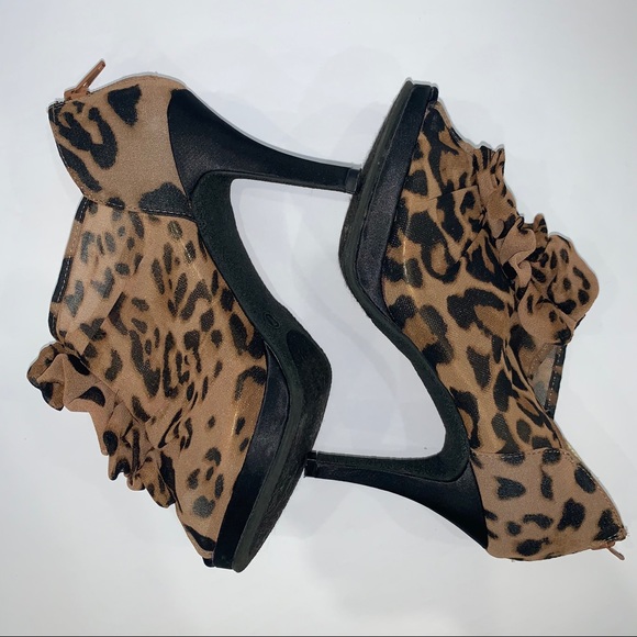 Leopard Print 3.5” heels - Picture 4 of 8